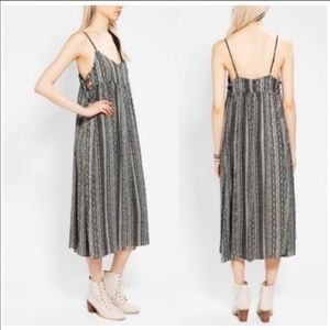 Urban Outfitters Ecoté Midi Print Dress